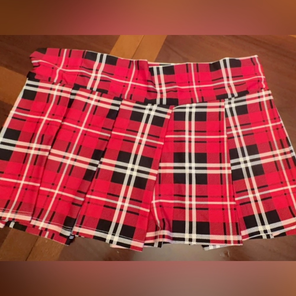 Spensers skirt, short. Size adult plus